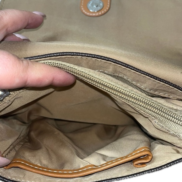 Giani Bernini Block Signature Crossbody Organizer - Picture 8 of 9
